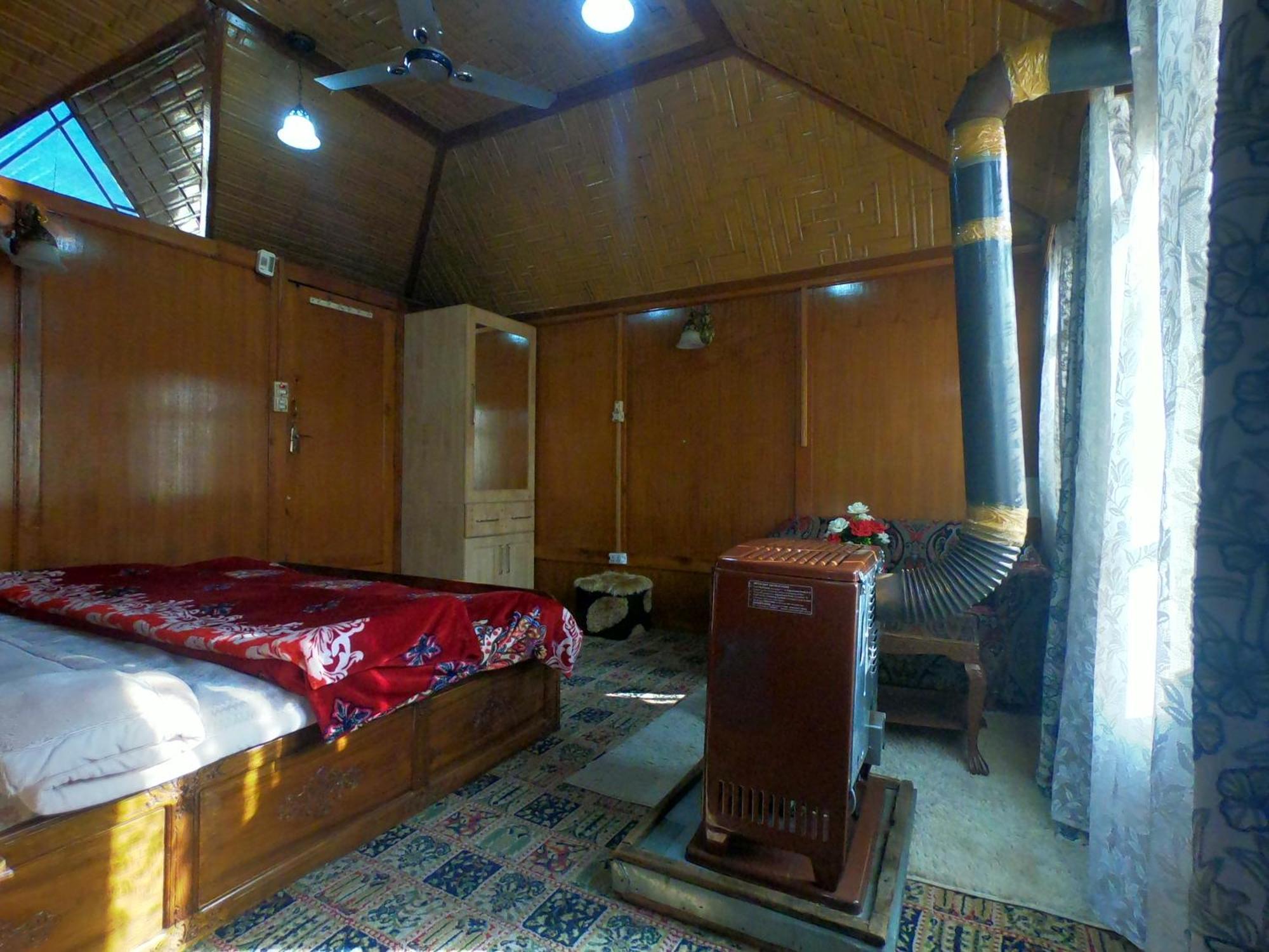Goona Palace Houseboats Srīnagar Eksteriør bilde