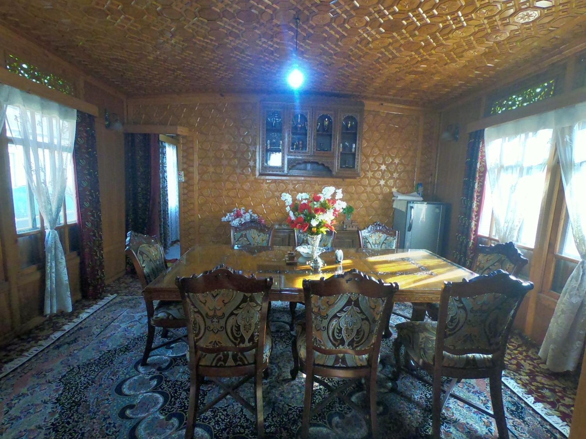 Goona Palace Houseboats Srīnagar Eksteriør bilde
