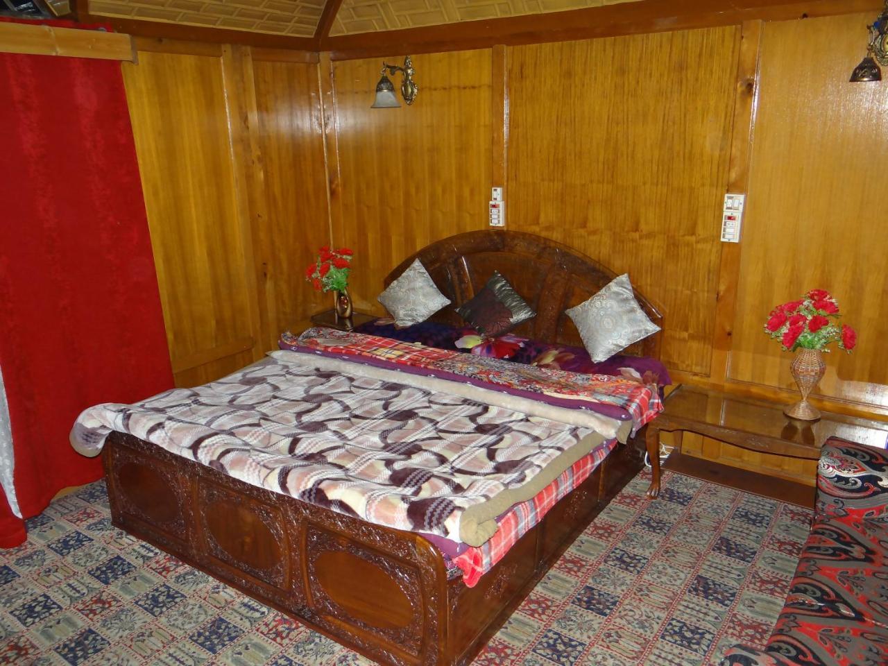 Goona Palace Houseboats Srīnagar Eksteriør bilde