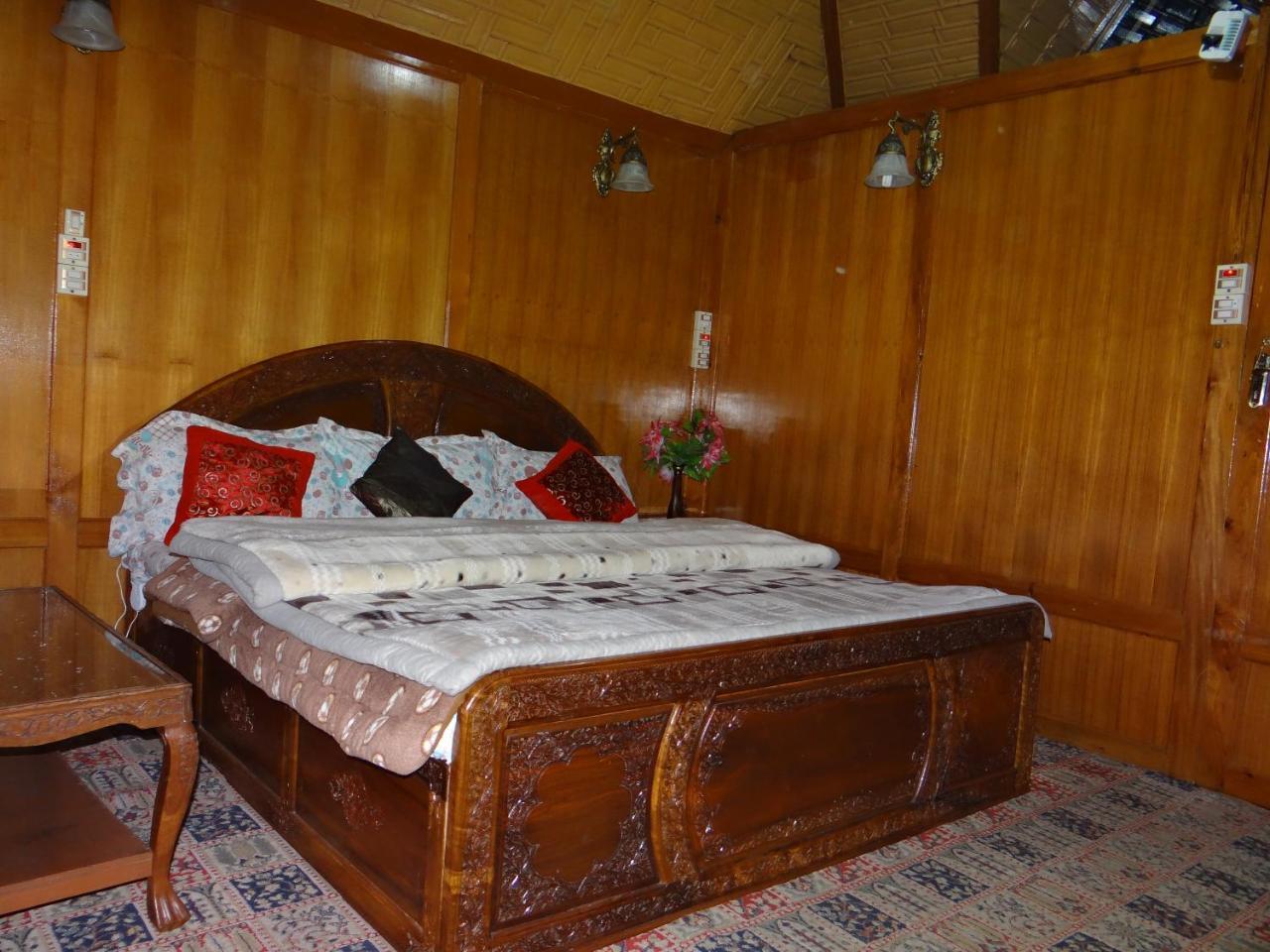 Goona Palace Houseboats Srīnagar Eksteriør bilde